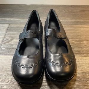 Ziera leather flats woman’s size 42 (a217)